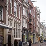 2 Houseboat Prinsengracht Bed & Breakfast