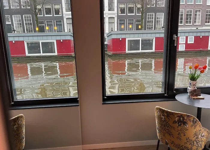 2 Houseboat Prinsengracht Bed and breakfast 3*